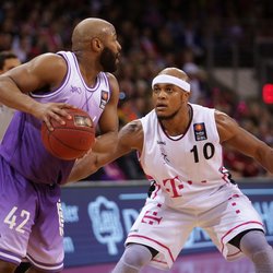 Eugene Lawrence / Telekom Baskets Bonn vs. Khalid El-Amin / BG G