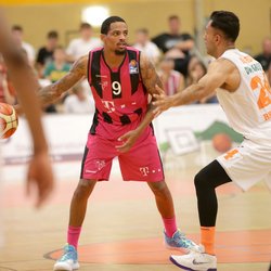 Branden Frazier / Telekom Baskets Bonn vs. Dragons Rh