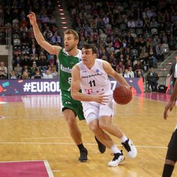 Anthony DiLeo / Telekom Baskets Bonn vs. Heiko Schaffartzik / Nanterre 92 , FIBA Europe CupFoto: J