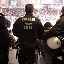 Polizisten beim Spiel Telekom Baskets Bonn vs. Besiktas Istanbul , Basketball Champions LeagueFoto: J