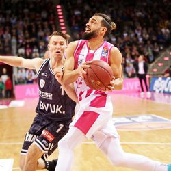 Joshiko Saibou / Telekom Baskets Bonn vs. s.Oliver W