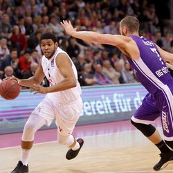 Ryan Thompson / Telekom Baskets Bonn vs. Alex Ruoff / BG G