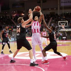 Julian Gamble / Telekom Baskets Bonn vs. John Bryant, Jeril Taylor / Gie