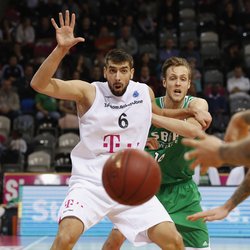 Filip Barovic / Telekom Baskets Bonn vs. S
