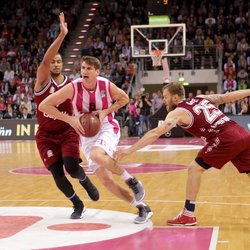Telekom Baskets Bonn vs. FC Bayern M