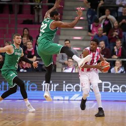 Yorman Polas Bartolo / Telekom Baskets Bonn vs. Stelmet Zielona Gora , Basketball Champions LeagueFoto: J