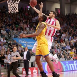 Nemanja Djurisic / Telekom Baskets Bonn vs. L