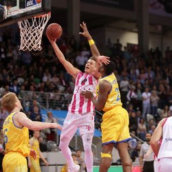 Julian Jasinski / Telekom Baskets Bonn vs. L