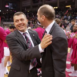 Trainer Predrag Krunic, Co-Trainer Chris O'SheaTelekom Baskets Bonn nach Sieg vs. L