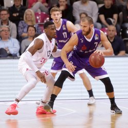Yorman Polas Bartolo / Telekom Baskets Bonn vs. Alex Ruoff / BG G