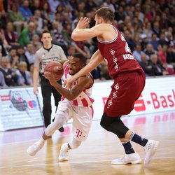 Josh Mayo / Telekom Baskets Bonn vs. Danilo Barthel / FC Bayern M