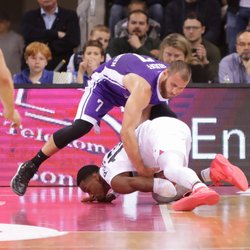 Yorman Polas Bartolo / Telekom Baskets Bonn vs. Alex Ruoff / BG G